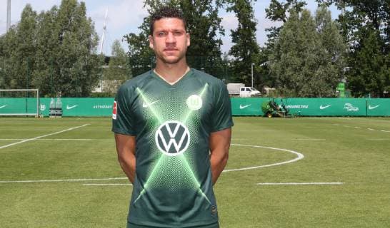 VfL Mannschaft+Portraits Jeffrey Bruma; VfL Wolfsburg, 1.BL, PortraÌˆttermin 2019 2020, Wolfsburg