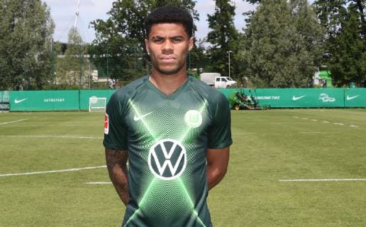 VfL Mannschaft+Portraits Paulo Otavio; VfL Wolfsburg, 1.BL, PortraÌˆttermin 2019 2020, Wolfsburg