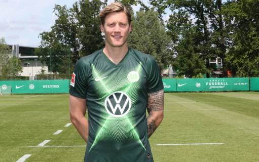 VfL Mannschaft+Portraits Wout Weghorst; VfL Wolfsburg, 1.BL, PortraÌˆttermin 2019 2020, Wolfsburg