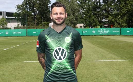 VfL Mannschaft+Portraits Renato Steffen; VfL Wolfsburg, 1.BL, PortraÌˆttermin 2019 2020, Wolfsburg