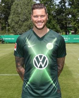 VfL Mannschaft+Portraits Daniel Ginczek; VfL Wolfsburg, 1.BL, PortraÌˆttermin 2019 2020, Wolfsburg