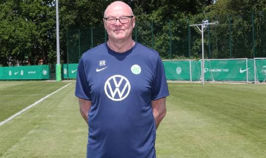 VfL Mannschaft+Portraits Heribert Rüttger; VfL Wolfsburg, 1.BL, PortraÌˆttermin 2019 2020, Wolfsburg