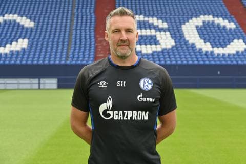 Torwarttrainer Simon Henzler; FC Schalke 04; 1.BL, Porträttermin 2019 2020