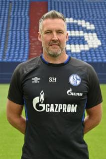 Torwarttrainer Simon Henzler; FC Schalke 04; 1.BL, Porträttermin 2019 2020
