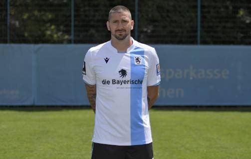 10.07.2019, Fussball 3.Bundesliga 2019 2020, Porträttermin TSV 1860 München 2019 2020. Sascha Mölders; TSV 1860 München,.