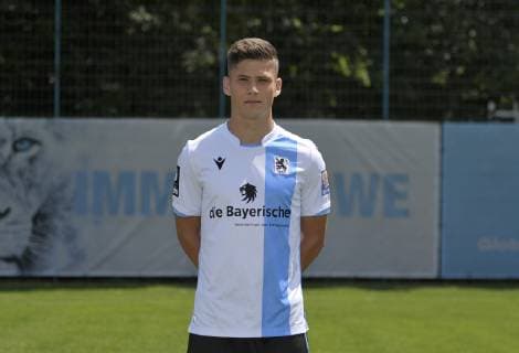 10.07.2019, Fussball 3.Bundesliga 2019 2020, Porträttermin TSV 1860 München 2019 2020. Leon Klassen; TSV 1860 München,.