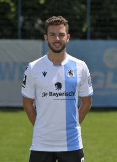 10.07.2019, Fussball 3.Bundesliga 2019 2020, Porträttermin TSV 1860 München 2019 2020. Simon Seferings; TSV 1860 München,.