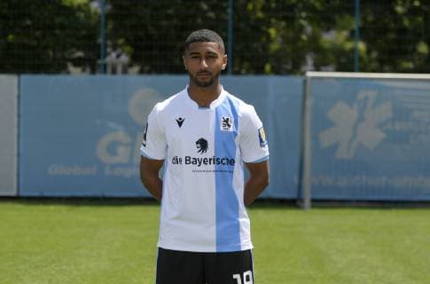 10.07.2019, Fussball 3.Bundesliga 2019 2020, Porträttermin TSV 1860 München 2019 2020. Noel Niemann; TSV 1860 München,.