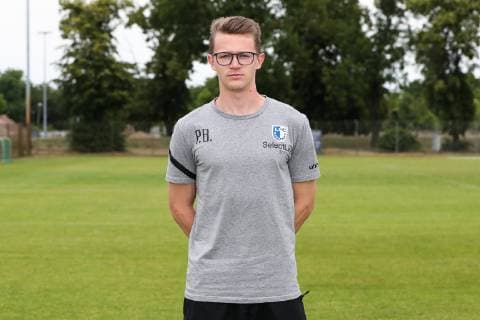 Physiotherapeut Philipp Brix (1. FC Magdeburg) - 3. Liga PortraÌˆttermin 2019 2020 offizieller Fototermin 1. FC Magdeburg auf dem Trainingsplatz an der MDCC Arena in Magdeburg - Porträt, Portrait,Deutschland, Fussball, Mann, Maenner,GER,11.07.2019