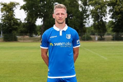 Dominik Ernst (1. FC Magdeburg) - 3. Liga PortraÌˆttermin 2019 2020 offizieller Fototermin 1. FC Magdeburg auf dem Trainingsplatz an der MDCC Arena in Magdeburg - Porträt, Portrait,Deutschland, Fussball, Mann, Maenner,GER,11.07.2019