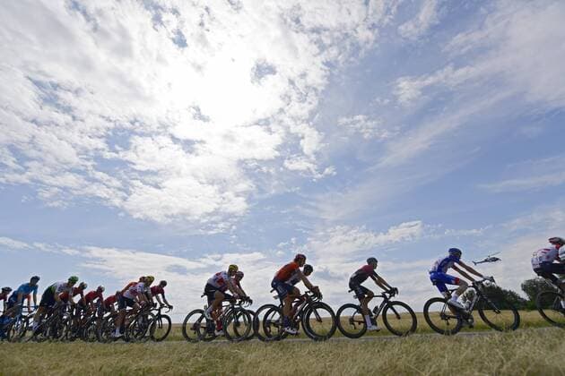 CHALON-SUR-SAONE, FRANCE - JULY 12 : Illustration picture of the peloton during stage 7 of the 106th edition of the 2019 Tour de France cycling race, a stage of 230 kms with start in Belfort and finish in Chalon-Sur-Saone on July 12, 2019 in Chalon-Sur-Saone, France, 12 07 2019 CYCLISME : Tour de France 2019 - Etape 7 - Belfort a Chalon-Sur-Saone - 12 07 2019 PhotoNews Panoramic 