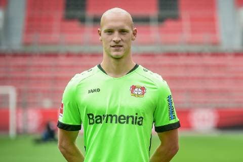 Niklas Lomb; Bayer 04 Leverkusen; 1.BL, Porträttermin 2019 2020