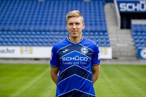 Joan Simun Edmundsson; DSC Arminia Bielefeld; 2.BL, Porträttermin 2019 2020 Copyright: xDavidxInderliedx