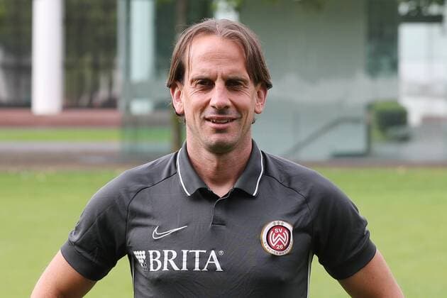 11.07.2019, xjhx, Fussball 2. Bundesliga, SV Wehen Wiesbaden - Porträttermin Fototermin 2019 2020 emspor, v.l. Trainer Ruediger Rehm (SV Wehen Wiesbaden) (DFL DFB REGULATIONS PROHIBIT ANY USE OF PHOTOGRAPHS as IMAGE SEQUENCES and or QUASI-VIDEO) Wiesbaden