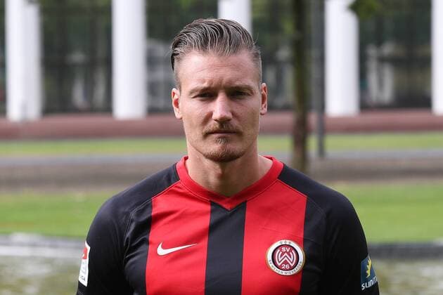 11.07.2019, xjhx, Fussball 2. Bundesliga, SV Wehen Wiesbaden - Porträttermin Fototermin 2019 2020 emspor, v.l. Manuel Schaeffler (DFL DFB REGULATIONS PROHIBIT ANY USE OF PHOTOGRAPHS as IMAGE SEQUENCES and or QUASI-VIDEO) Wiesbaden