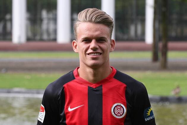 11.07.2019, xjhx, Fussball 2. Bundesliga, SV Wehen Wiesbaden - Porträttermin Fototermin 2019 2020 emspor, v.l. Nicklas Shipnoski (DFL DFB REGULATIONS PROHIBIT ANY USE OF PHOTOGRAPHS as IMAGE SEQUENCES and or QUASI-VIDEO) Wiesbaden