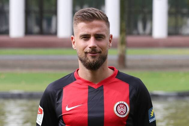 11.07.2019, xjhx, Fussball 2. Bundesliga, SV Wehen Wiesbaden - Porträttermin Fototermin 2019 2020 emspor, v.l. Michel Niemeyer (DFL DFB REGULATIONS PROHIBIT ANY USE OF PHOTOGRAPHS as IMAGE SEQUENCES and or QUASI-VIDEO) Wiesbaden