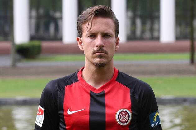 11.07.2019, xjhx, Fussball 2. Bundesliga, SV Wehen Wiesbaden - Porträttermin Fototermin 2019 2020 emspor, v.l. Moritz Kuhn (DFL DFB REGULATIONS PROHIBIT ANY USE OF PHOTOGRAPHS as IMAGE SEQUENCES and or QUASI-VIDEO) Wiesbaden