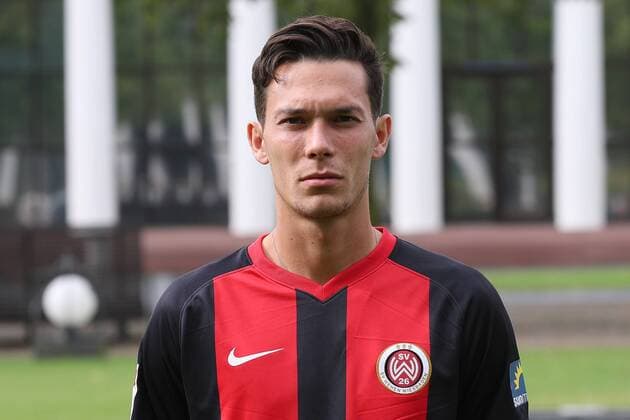 11.07.2019, xjhx, Fussball 2. Bundesliga, SV Wehen Wiesbaden - Porträttermin Fototermin 2019 2020 emspor, v.l. Jeremias Lorch (DFL DFB REGULATIONS PROHIBIT ANY USE OF PHOTOGRAPHS as IMAGE SEQUENCES and or QUASI-VIDEO) Wiesbaden