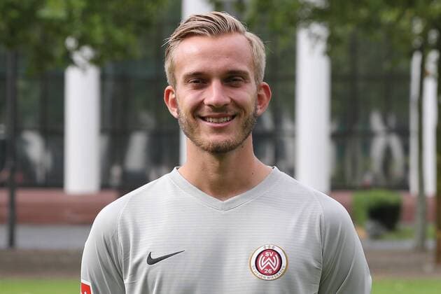 11.07.2019, xjhx, Fussball 2. Bundesliga, SV Wehen Wiesbaden - Porträttermin Fototermin 2019 2020 emspor, v.l. Jan Albrecht (DFL DFB REGULATIONS PROHIBIT ANY USE OF PHOTOGRAPHS as IMAGE SEQUENCES and or QUASI-VIDEO) Wiesbaden