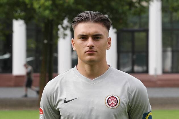 11.07.2019, xjhx, Fussball 2. Bundesliga, SV Wehen Wiesbaden - Porträttermin Fototermin 2019 2020 emspor, v.l. Arthur Lyska (DFL DFB REGULATIONS PROHIBIT ANY USE OF PHOTOGRAPHS as IMAGE SEQUENCES and or QUASI-VIDEO) Wiesbaden