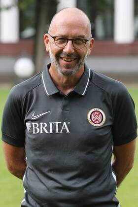 11.07.2019, xjhx, Fussball 2. Bundesliga, SV Wehen Wiesbaden - Porträttermin Fototermin 2019 2020 emspor, v.l. Dr. Achim Bitschnau (Mannschaftsarzt) (DFL DFB REGULATIONS PROHIBIT ANY USE OF PHOTOGRAPHS as IMAGE SEQUENCES and or QUASI-VIDEO) Wiesbaden
