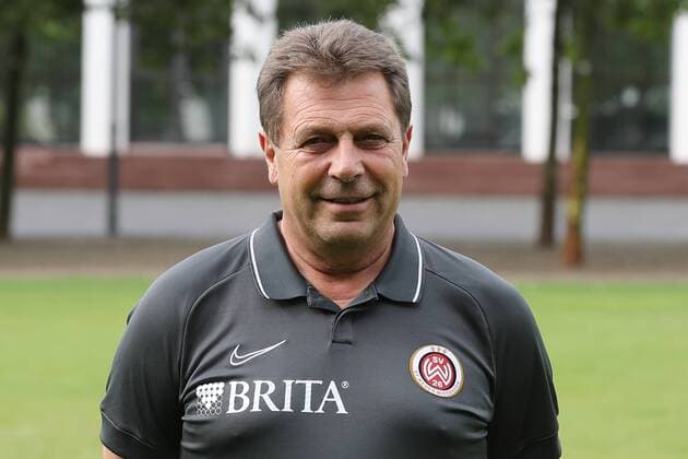 11.07.2019, xjhx, Fussball 2. Bundesliga, SV Wehen Wiesbaden - Porträttermin Fototermin 2019 2020 emspor, v.l. Gerhard Eckel (Betreuer) (DFL DFB REGULATIONS PROHIBIT ANY USE OF PHOTOGRAPHS as IMAGE SEQUENCES and or QUASI-VIDEO) Wiesbaden
