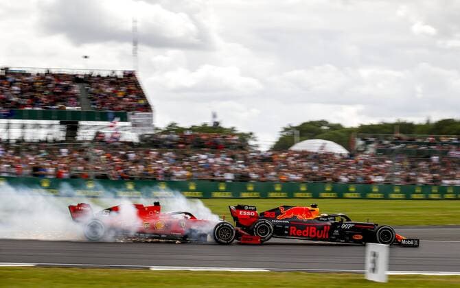 Sport Themen der Woche KW28 Sport Bilder des Tages Motorsports: FIA Formula One World Championship, WM, Weltmeisterschaft 2019, Grand Prix of Great Britain, Crash between 5 Sebastian Vettel (GER, Scuderia Ferrari Mission Winnow) and 33 Max Verstappen (NLD, Aston Martin Red Bull Racing) Silverstone Great Britain