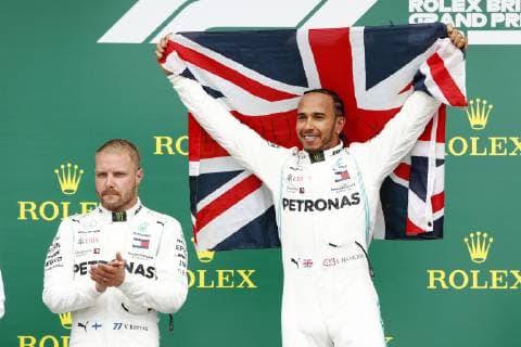 Motorsports: FIA Formula One World Championship, WM, Weltmeisterschaft 2019, Grand Prix of Great Britain, 77 Valtteri Bottas (FIN, Mercedes AMG Petronas Motorsport), 44 Lewis Hamilton (GBR, Mercedes AMG Petronas Motorsport), Silverstone Great Britain