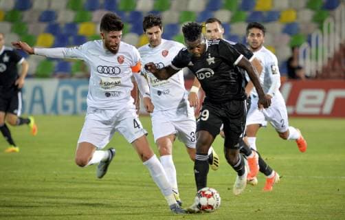 16.07.2019 Tbilisi(Georgia Gruzia) FC Saburtalo-FC Sheriff Tiraspol UEFA Champions League qualify 1st leg men s football Robert Ndip Tambe(R) FC Sheriff try to pass beside Gagi Margvelashvili(L),Tornike Gorgiashvili (C) FC Saburtalo :Str 
