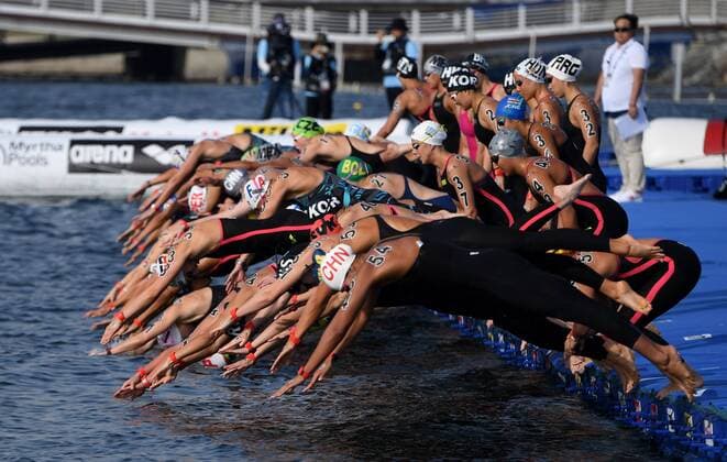Sport Bilder des Tages (190717) -- YEOSU, July 17, 2019 -- Swimmers start during the women s 5km open water swimming at the 2019 FINA World Championships in Yeosu, South Korea, July 17, 2019. ) (SP)SOUTH KOREA-YEOSU-FINA WORLD CHAMPIONSHIPS-OPEN WATER SWIMMING-WOMEN 5KM TaoxXiyi 