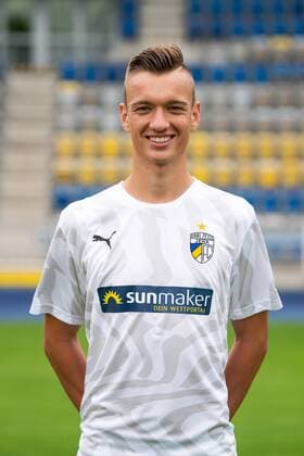FC Carl Zeiss Jena Saison 2019 2020 Fototermin am 16.7.19 Max Gottwald (Jena) Portrait hochkant Ernst Abbe Sportfeld