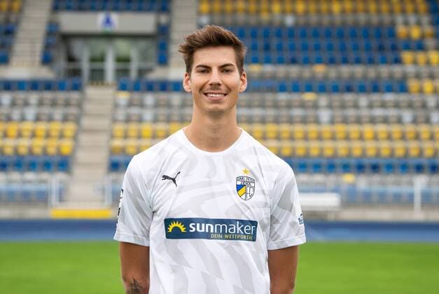 FC Carl Zeiss Jena Saison 2019 2020 Fototermin am 16.7.19 Maximilian Rohr (Jena), Portrait quer Ernst Abbe Sportfeld