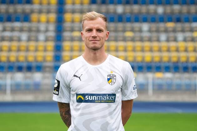 FC Carl Zeiss Jena Saison 2019 2020 Fototermin am 16.7.19 Rene Eckardt (Jena), Portrait quer Ernst Abbe Sportfeld
