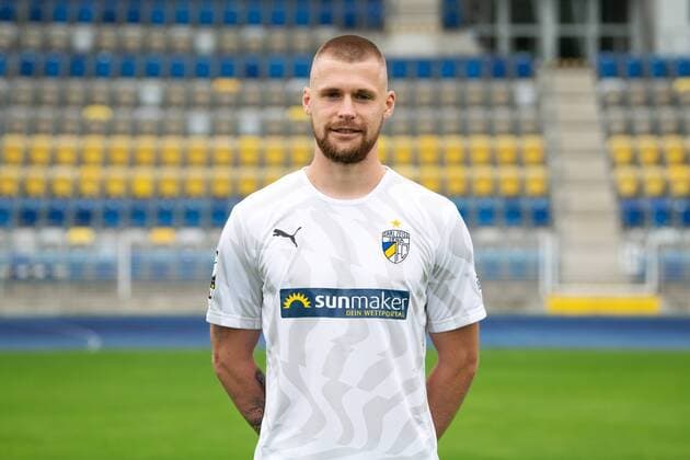 FC Carl Zeiss Jena Saison 2019 2020 Fototermin am 16.7.19 Dominik Bock (Jena), Portrait quer Ernst Abbe Sportfeld