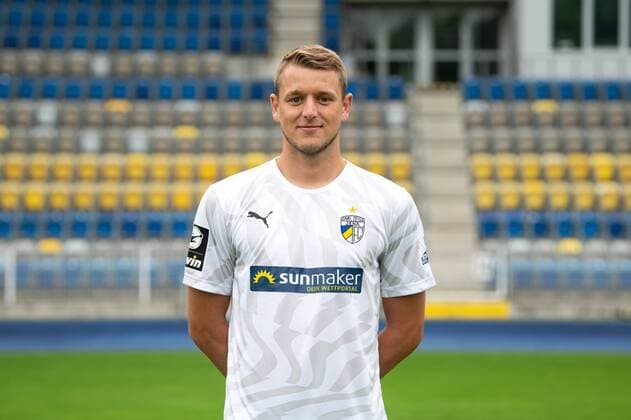 FC Carl Zeiss Jena Saison 2019 2020 Fototermin am 16.7.19 Marius Grösch (Jena), Portrait quer Ernst Abbe Sportfeld