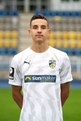 FC Carl Zeiss Jena Saison 2019 2020 Fototermin am 16.7.19 Niklas Jahn (Jena), Portrait hochkant Ernst Abbe Sportfeld