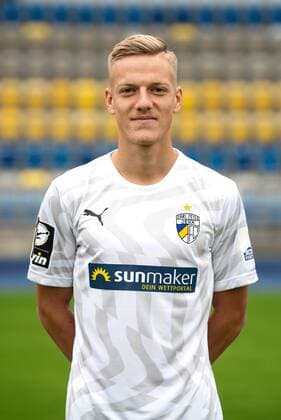 FC Carl Zeiss Jena Saison 2019 2020 Fototermin am 16.7.19 Tim Kircher (Jena), Portrait hochkant Ernst Abbe Sportfeld