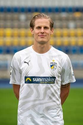 FC Carl Zeiss Jena Saison 2019 2020 Fototermin am 16.7.19 Patrick Schorr (Jena), Portrait hochkant Ernst Abbe Sportfeld