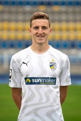 FC Carl Zeiss Jena Saison 2019 2020 Fototermin am 16.7.19 Meris Skenderovic (Jena), Portrait hochkant Ernst Abbe Sportfeld