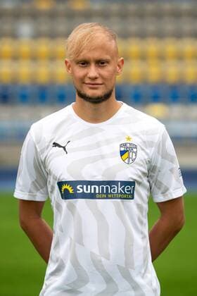 FC Carl Zeiss Jena Saison 2019 2020 Fototermin am 16.7.19 Maximilian Weiß (Jena), Portrait hochkant Ernst Abbe Sportfeld
