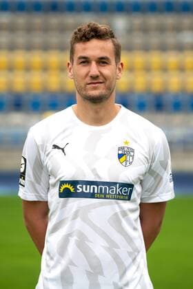 FC Carl Zeiss Jena Saison 2019 2020 Fototermin am 16.7.19 Julian Günther-Schmidt (Jena), Portrait hochkant Ernst Abbe Sportfeld