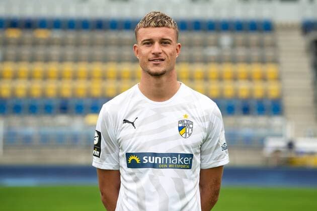 FC Carl Zeiss Jena Saison 2019 2020 Fototermin am 16.7.19 Kilian Pagliuca (Jena), Portrait quer Ernst Abbe Sportfeld