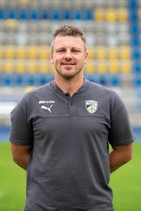 FC Carl Zeiss Jena Saison 2019 2020 Fototermin am 16.7.19 Trainer Lukas Kwasniok (Jena), Portrait hochkant Ernst Abbe Sportfeld