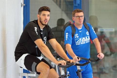 16.07.2019, xovx, Handball HBL Bundesliga, HSG Wetzlar - Trainingslager 2019 emspor, Die erste Trainingseinheit der HSG Wetzlar im Trainingslager in Thun (Schweiz), v.l. Stefan Cavor (HSG Wetzlar) im Gespraech mit Co-Trainer Jasmin Camdzic (HSG Wetzlar). (DFL DFB REGULATIONS PROHIBIT ANY USE OF PHOTOGRAPHS as IMAGE SEQUENCES and or QUASI-VIDEO) Thun