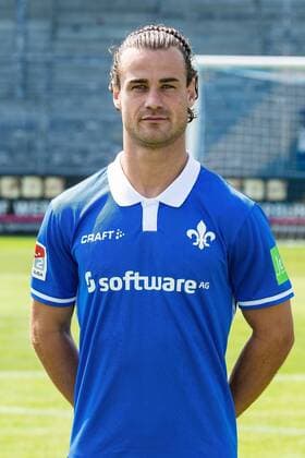 17.07.2019, xfux, Fussball 2.Bundesliga, SV Darmstadt 98, 2.BL, Porträttermin 2019 2020, Fototermin, emonline, emspor, deloka, v.l. Yannick Stark; (SV Darmstadt 98) Darmstadt