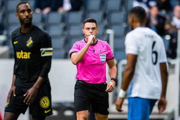 190717 Referee Robert Hennessy during the UEFA Champions League qualifying match between AIK and Ararat-Armenia on July 17, 2019 in Stockholm. Photo: Maxim Thore BILDBYRAN bbeng fotball fotboll football kval till champions league soccer champions league qualification aik ararat armenia Copyright: MAXIMxTHORE BB190717MT016