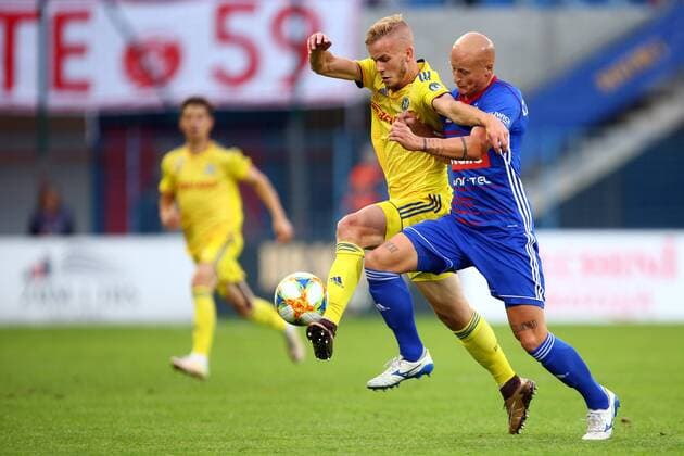 Gliwice , Stadion przy ulicy Okrzei 17.07.2019 pilka nozna I runda eliminacji UEFA Liga Mistrzow sezon 2019 2020 Piast Gliwice - FC Bate Borisov NZ Jasse Tuominen ( BATE ) Jakub Czerwinski ( PIAST ) FOT Michal Nowak Newspix.pl Gliwice , Stadium at the Okrzei St. 17.07.2019 sport football 1st qualifying round UEFA Champions League season 2019 2020 Piast Gliwice - FC Bate Borisov photo by Michal Nowak Newspix.pl --- Newspix.pl  190717MIN_010