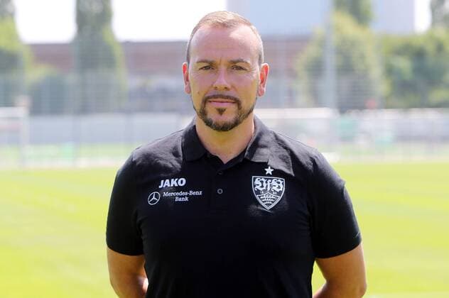 Stuttgart , Fuvüball Fototermin VfB Stuttgart II , Trainer Paco Vaz