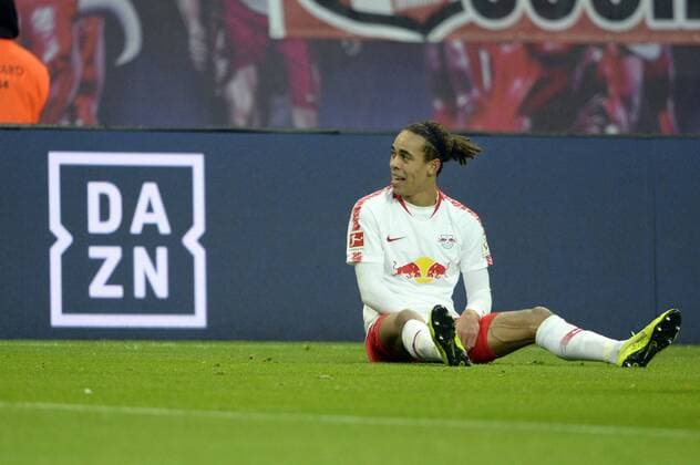 Streamingdienst DAZN kauft Bundesligarechte von Europsport.. Archivfoto: Yussuf POULSEN (L), am Boden, DAZN, Fussball 1. Bundesliga, 17. Spieltag, RB Leipzig (L) - Werder Bremen (HB) 3:2, am 22.12.2018 in Leipzig Deutschland. a *** Streamingdienst DAZN buys Bundesliga rights from Europsport Archivfoto Yussuf POULSEN L , am Boden, DAZN, Fussball 1 Bundesliga, 17 Spieltag, RB Leipzig L Werder Bremen HB 3 2, am 22 12 2018 in Leipzig Germany a
